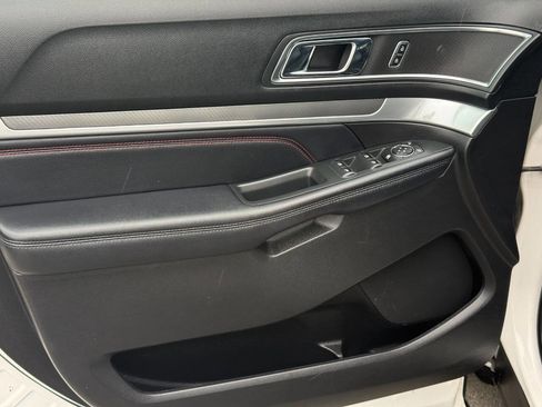 Used 2018 Ford Explorer Sport AWD/4WD image 9