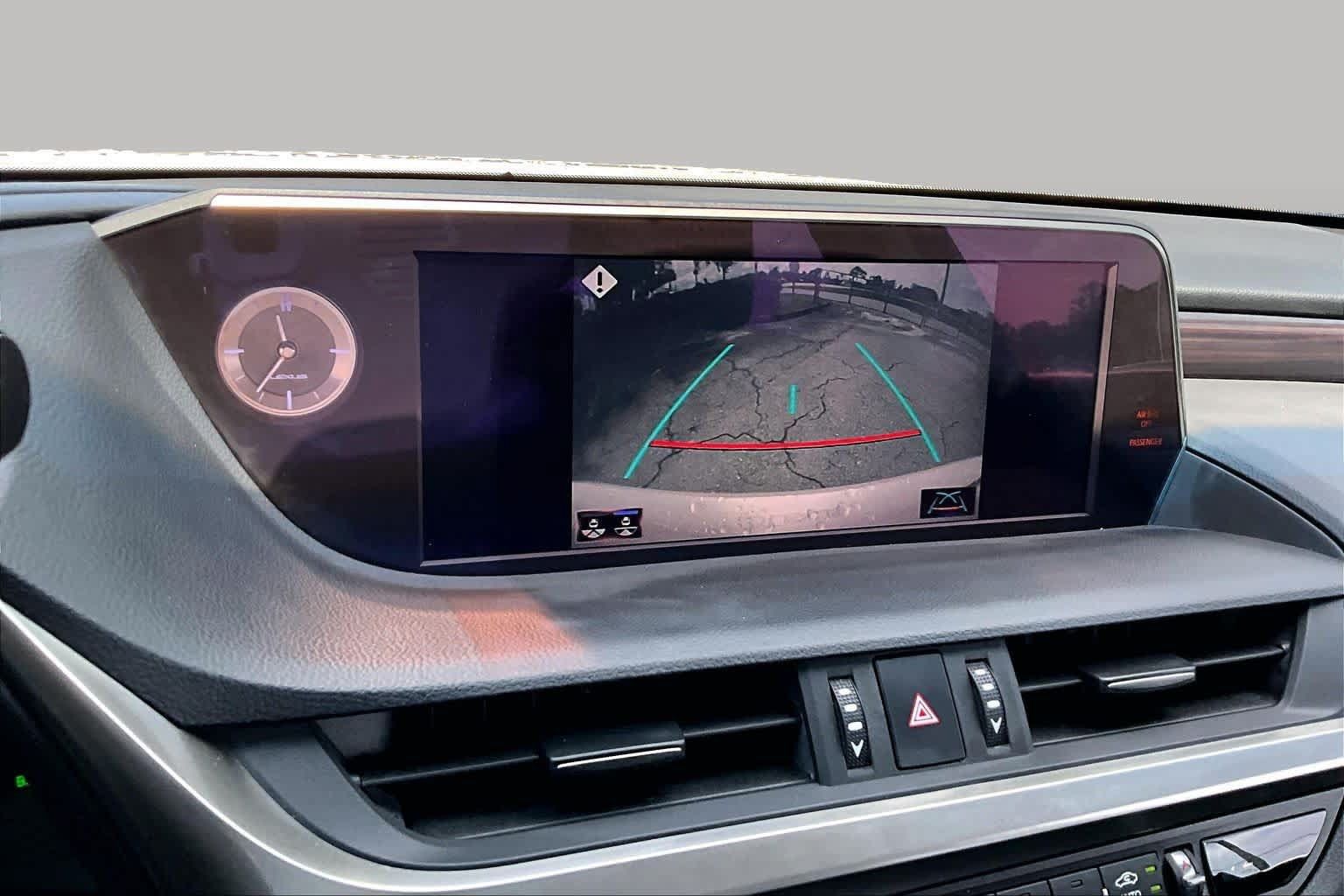 Used 2020 Lexus ES 300h w/ Premium Package FWD image 25