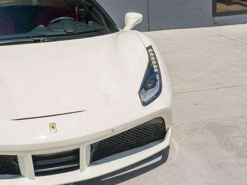 Used 2018 Ferrari 488 GTB RWD image 26