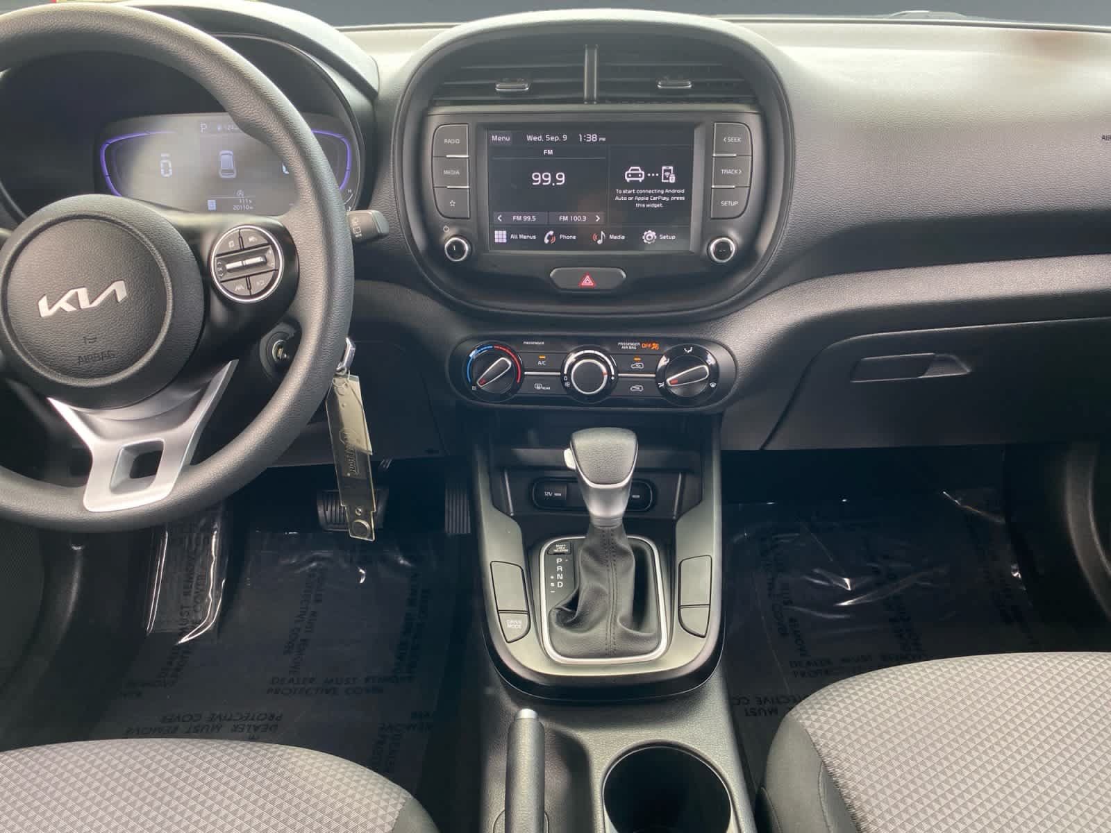 Used 2025 Kia Soul LX FWD image 11