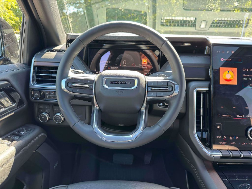 Used 2026 GMC Yukon XL Denali w/ Sun & Power Step Package AWD/4WD image 23