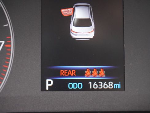 Used 2024 Toyota Corolla LE image 3