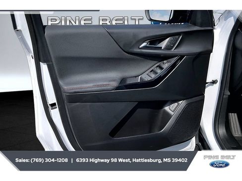 Used 2025 Chevrolet Equinox RS w/ Convenience Package III FWD image 17
