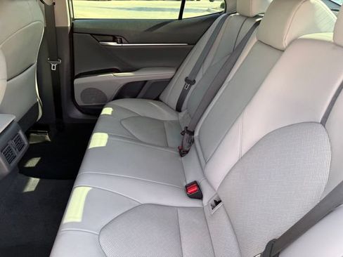 Used 2021 Toyota Camry XLE FWD image 29