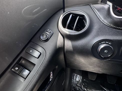 Used 2015 Chevrolet Camaro LT image 17