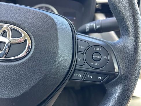 Used 2020 Toyota Corolla LE image 15