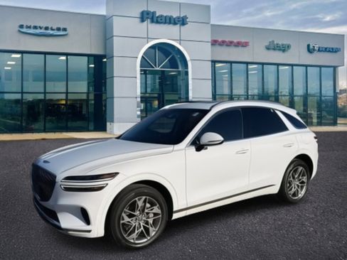 Used 2024 Genesis GV70 2.5T w/ Select Package image 3