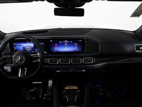 New 2025 Mercedes-Benz GLS 580 GLS 580 image 4