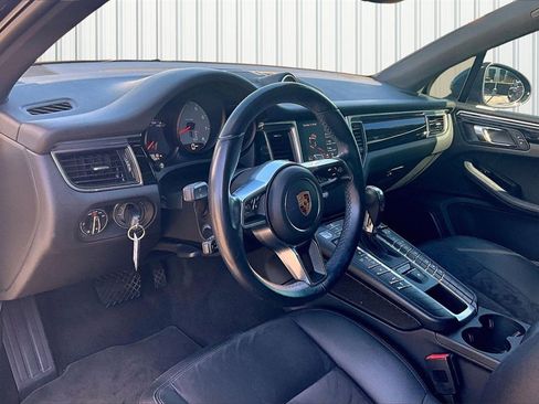Used 2017 Porsche Macan S image 4