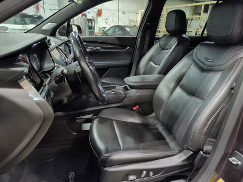 Used 2020 Cadillac XT6 Premium Luxury image 7