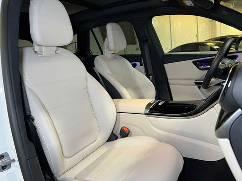 Certified 2025 Mercedes-Benz GLC 300 4MATIC image 13