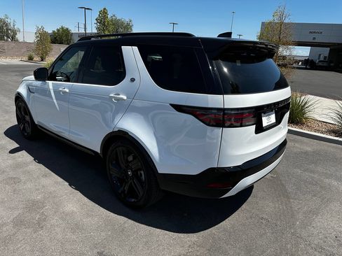 Used 2026 Land Rover Discovery Dynamic SE AWD/4WD image 12