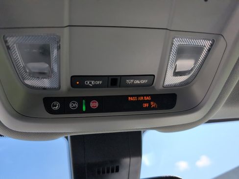 Used 2024 GMC Terrain SLE image 30