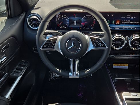 New 2026 Mercedes-Benz GLB 250 image 13