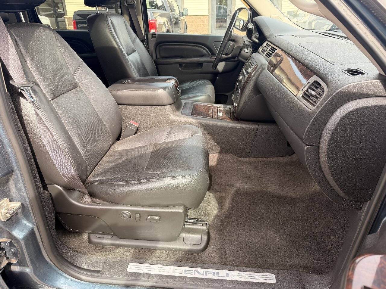 Used 2011 GMC Sierra 1500 Denali AWD/4WD image 11