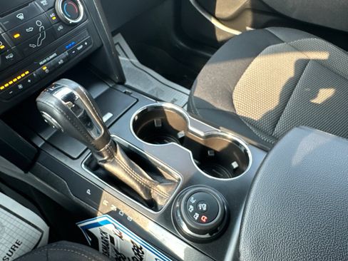 Used 2018 Ford Explorer XLT AWD/4WD image 70