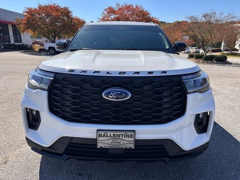 Certified 2025 Ford Explorer ST-Line image 8