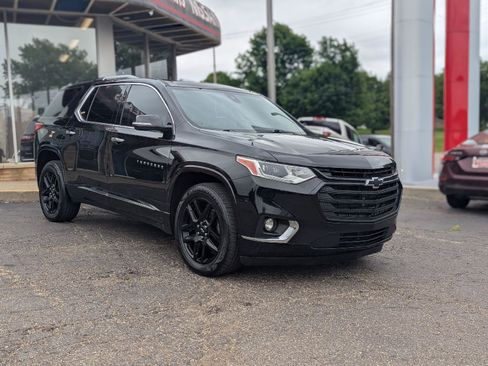 Used 2019 Chevrolet Traverse Premier w/ LPO, Black Accent Package AWD/4WD image 11
