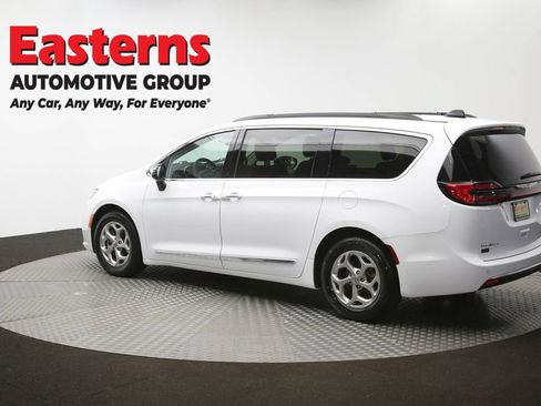 Used 2023 Chrysler Pacifica Limited FWD image 66