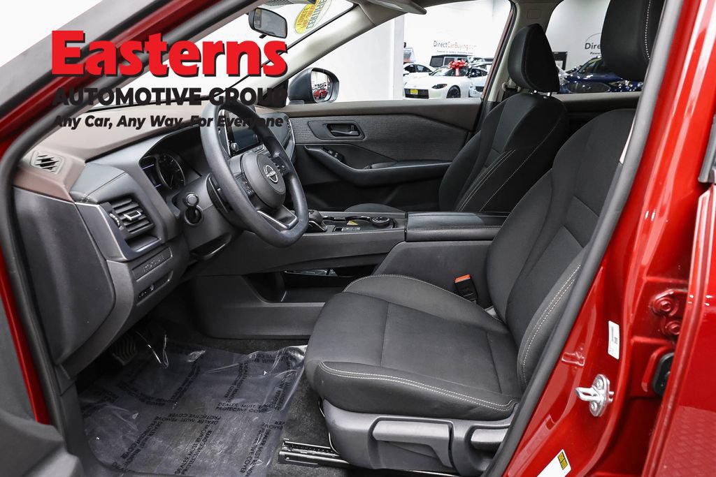 Used 2023 Nissan Rogue S AWD/4WD image 15