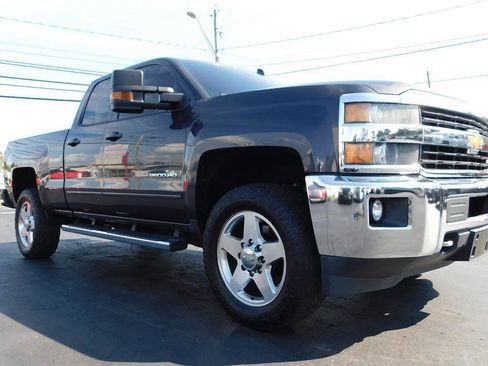 Used 2015 Chevrolet Silverado 2500 LT w/ LT Convenience Package AWD/4WD image 2