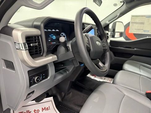 New 2026 Ford F250 XL w/ XL Chrome Package image 13