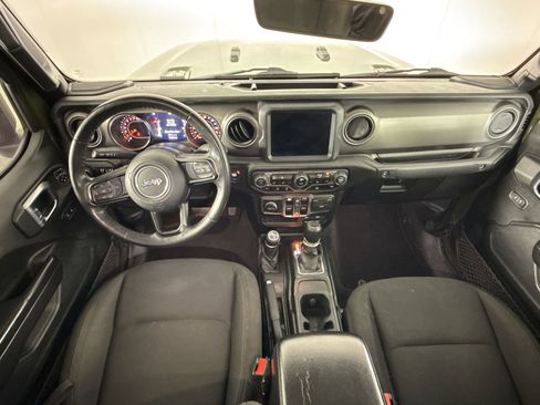 Used 2021 Jeep Gladiator Willys image 13