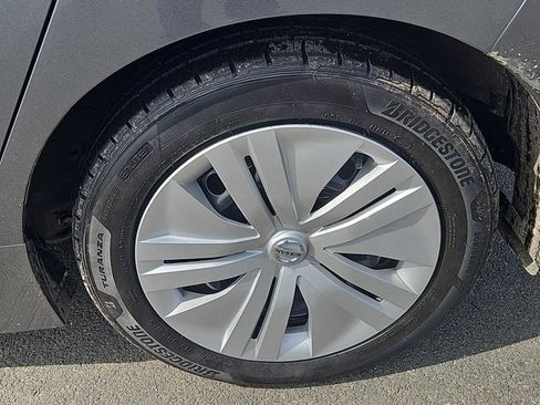 Used 2022 Nissan Leaf S image 8