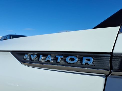 Used 2020 Lincoln Aviator Reserve w/ Equipment Group 201A image 4