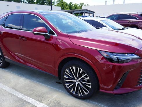 Used 2023 Lexus RX 350 Premium Plus w/ Cold Area Package FWD image 3