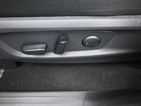 Used 2024 Nissan Pathfinder SV image 7