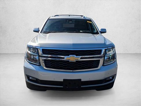 Used 2018 Chevrolet Suburban LT image 2