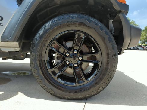 Used 2021 Jeep Wrangler Unlimited Sport AWD/4WD image 26