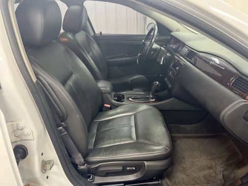 Used 2012 Chevrolet Impala LTZ FWD image 21