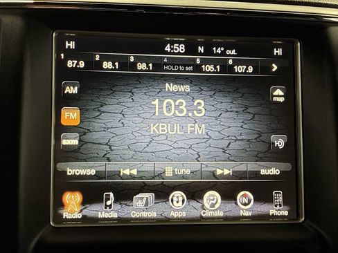 Used 2017 Jeep Grand Cherokee Overland image 12