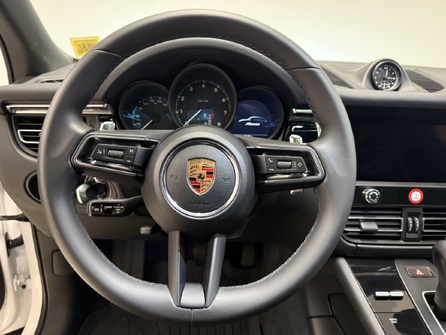 Certified 2026 Porsche Macan AWD/4WD image 16