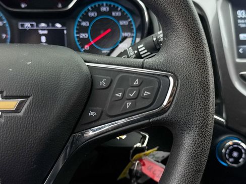 Used 2018 Chevrolet Cruze LT image 29