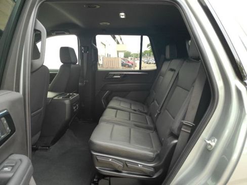 Used 2025 Chevrolet Tahoe LT image 17