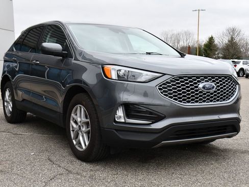 Used 2024 Ford Edge SEL w/ Convenience Package image 7