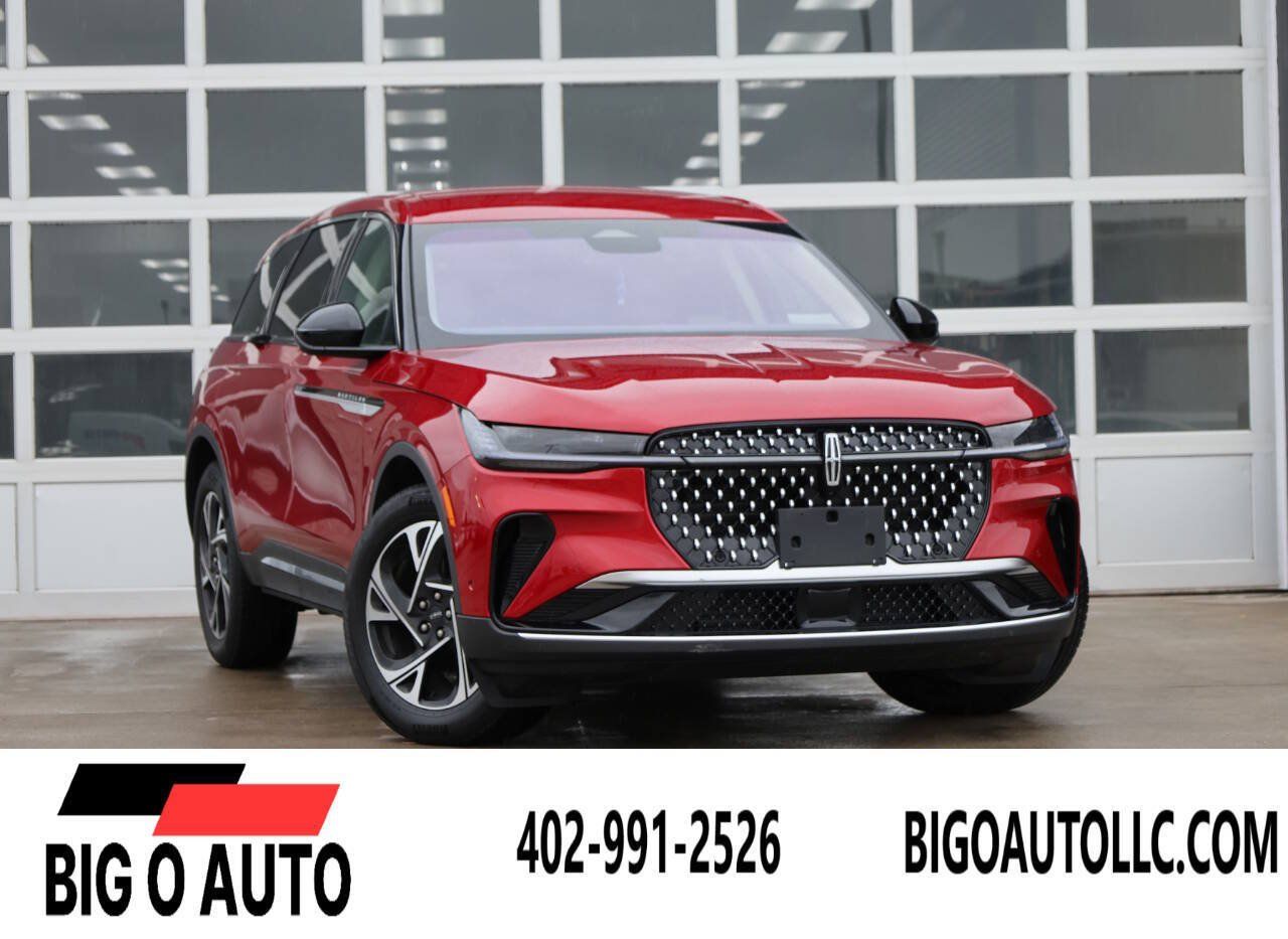 Used 2024 Lincoln Nautilus Premier AWD/4WD image 1