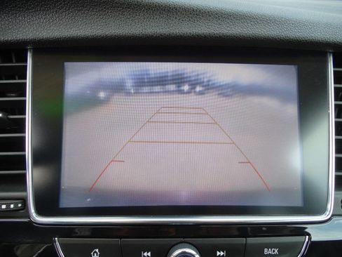 Used 2018 Buick Encore Sport Touring image 21