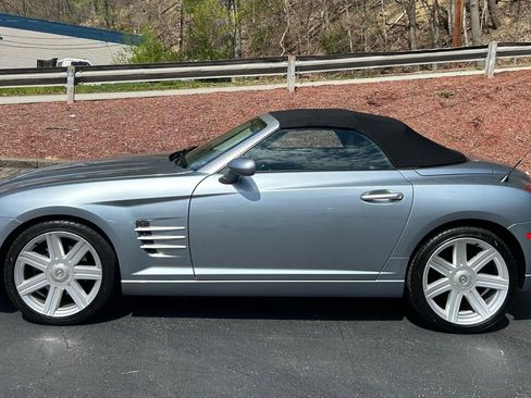 Used 2005 Chrysler Crossfire Limited image 3