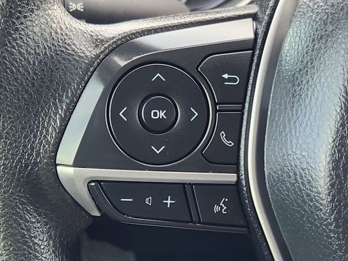 Used 2022 Toyota Camry LE image 19