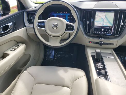 Certified 2024 Volvo XC60 B5 Plus AWD/4WD image 15