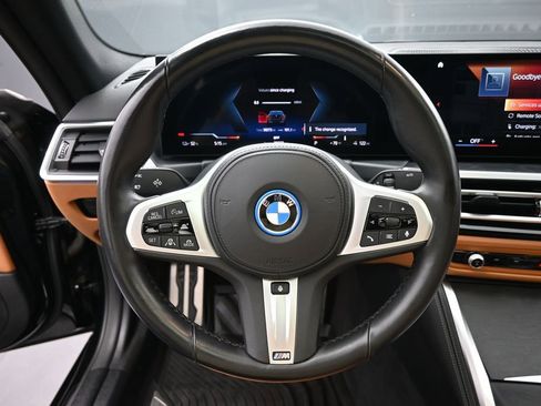 Used 2022 BMW i4 eDrive40 w/ M Sport Package RWD image 26