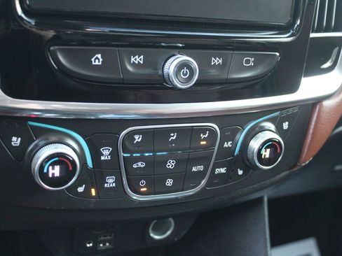 Used 2020 Chevrolet Traverse High Country image 33