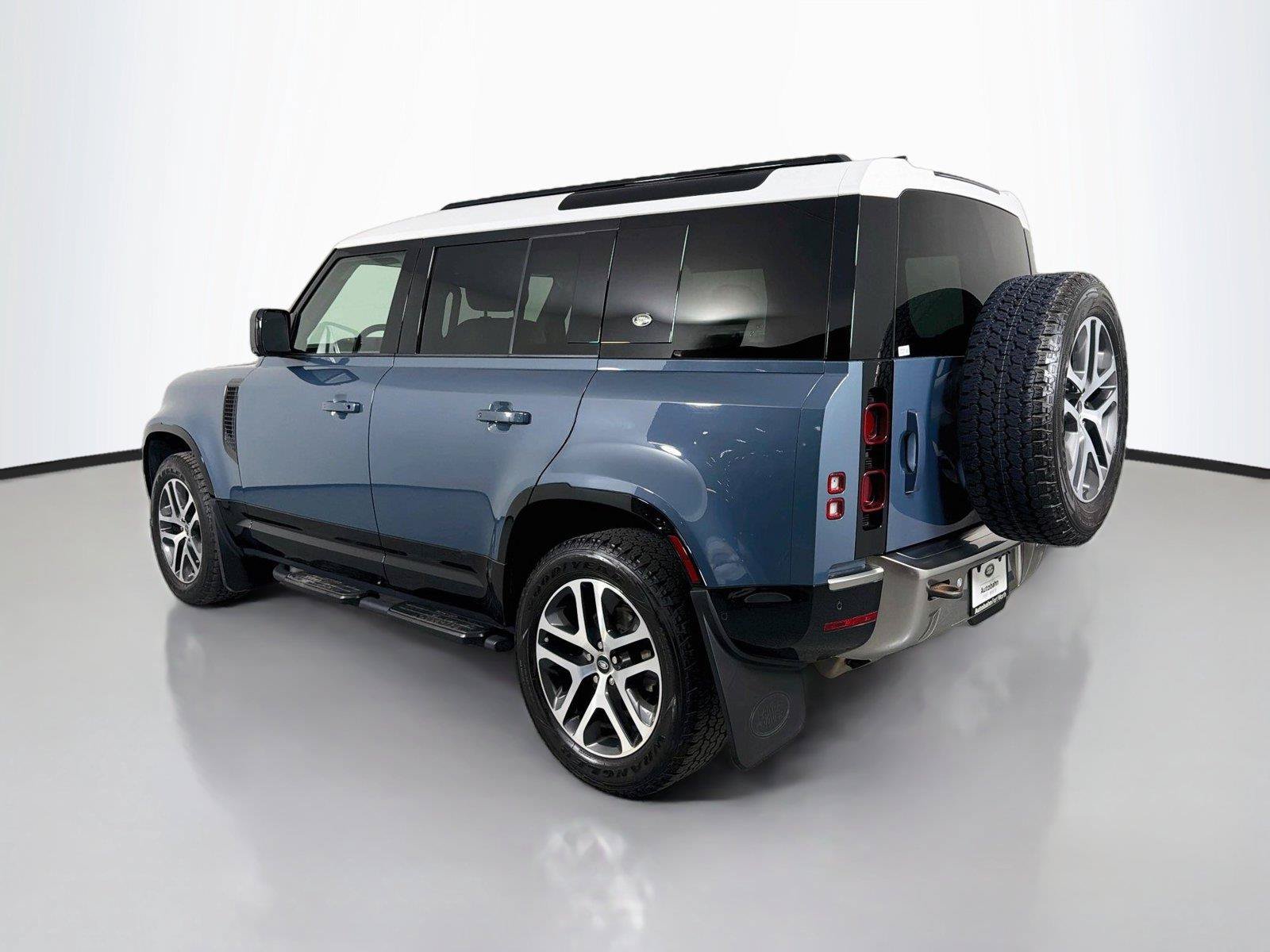 Certified 2023 Land Rover Defender 110 S AWD/4WD image 7