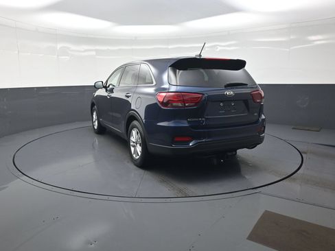 Used 2019 Kia Sorento AWD image 5