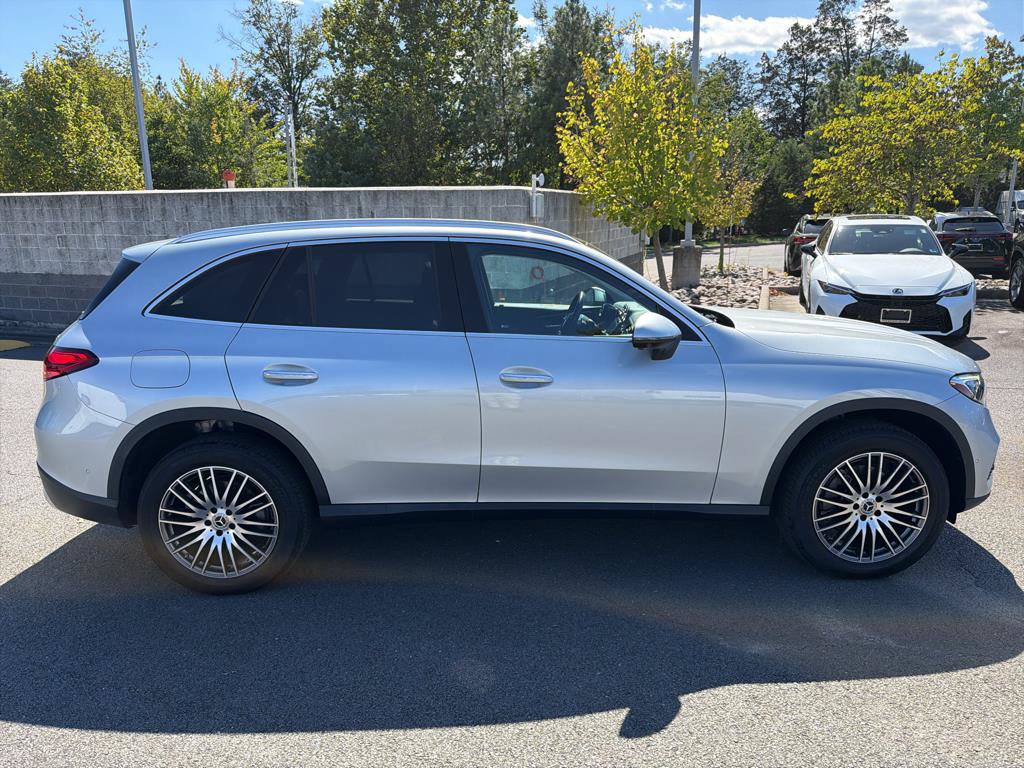 Used 2023 Mercedes-Benz GLC 300 4MATIC image 8