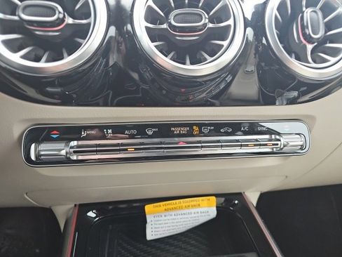 Certified 2025 Mercedes-Benz GLA 250 4MATIC image 19